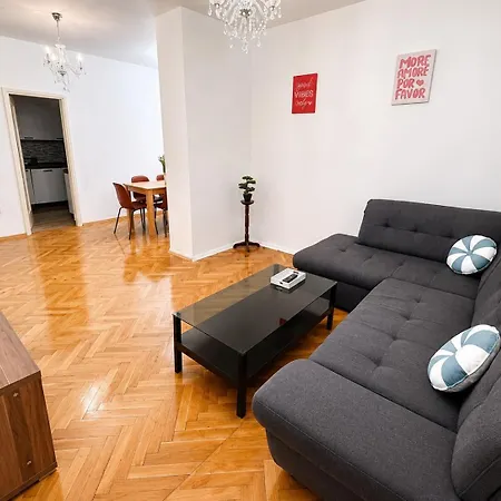 Casa Salina Center Pag 파그